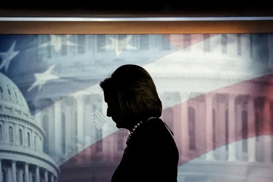 Nancy Pelosi na Kapitolu, fotografia z 2022 r.