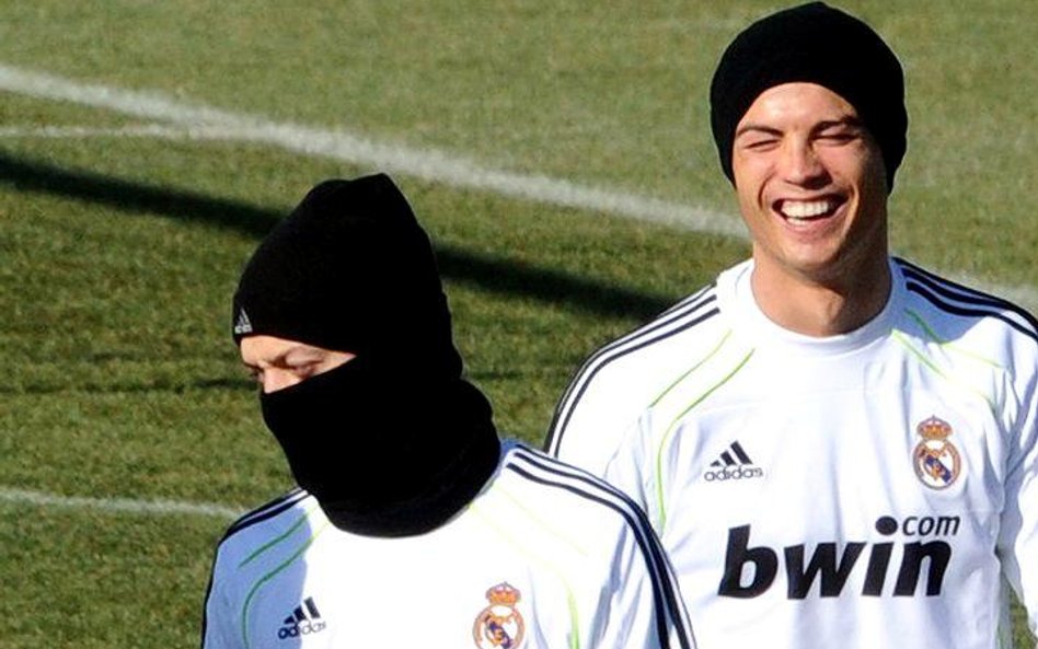 Cristiano Ronaldo był najdroższym piłkarzem w historii piłki nożnej. Z lewej Mesut Ozil - zeszłorocz