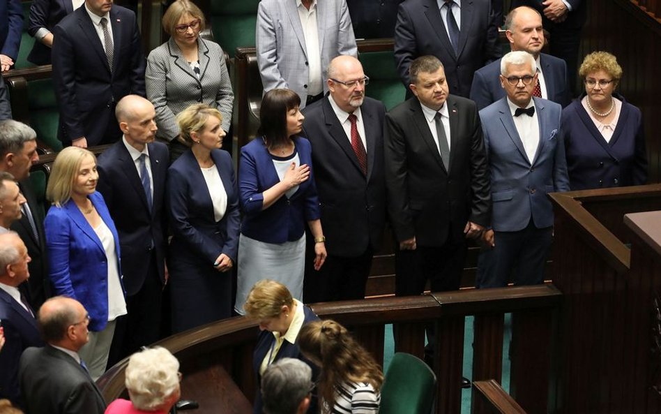 16 nowych posłów w Sejmie. 2 wciąż brakuje