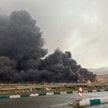 Płonący skład produktów naftowych po ataku powietrznym na Iran.