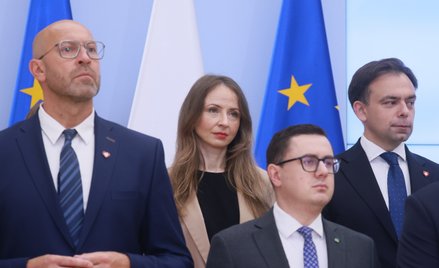 Od lewej: nowy minister sportu Jakub Rutnicki, minister rodziny, pracy i polityki społecznej Agniesz