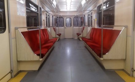 Trzaskowski: Warszawa oddaje Kijowowi 60 wagonów metra