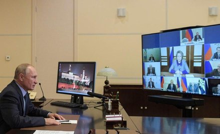 Putin chowa się przed COVID-em