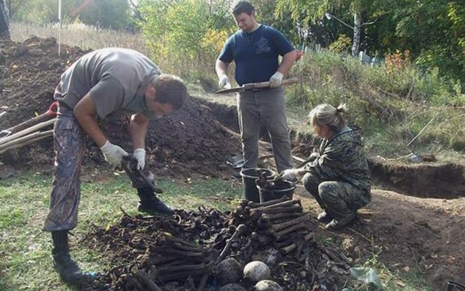 Szczątki ofiar łagrów znalezionych w Pobiedince w 2012 r. Wtedy nie było jeszcze potwierdzenia, że c