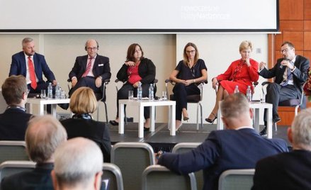 Uczestnicy debaty zgodzili się, że przestrzeganie dobrych praktyk ładu korporacyjnego sprzyja budowa