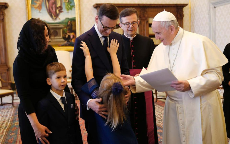 Franciszek nie stoi po tej samej stronie co rząd