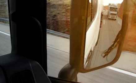 Będą ograniczenia w wyprzedzaniu się ciężarówek