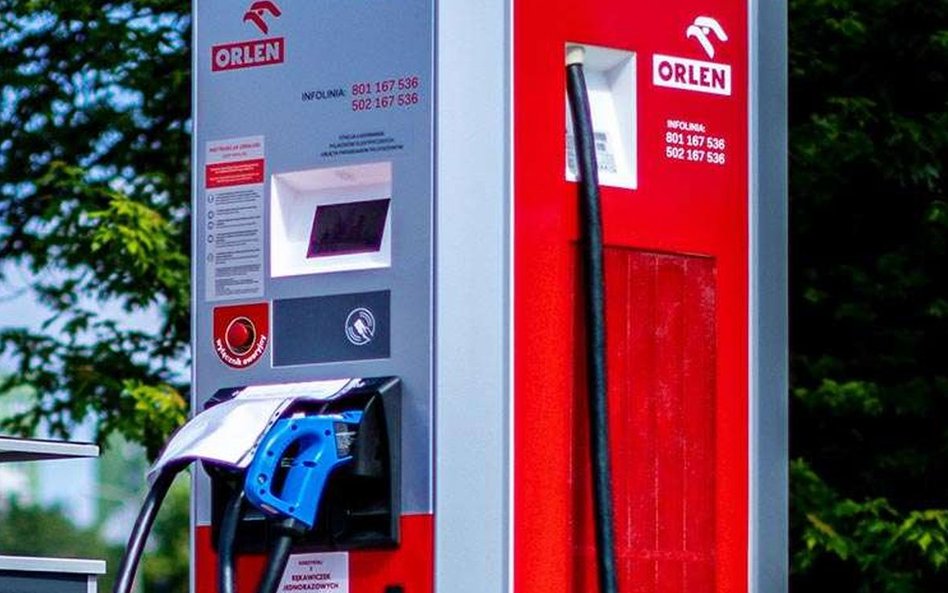 Orlen podnosi ceny za ładowanie samochodów elektrycznych nawet o 35 proc.