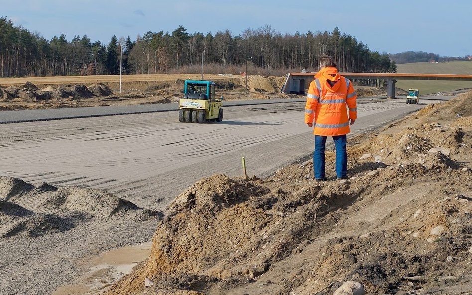 W latach 2007–2012 pod względem dynamiki rozwoju sieci autostradowej Polska, ze 106-proc. przyrostem