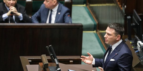 Polacy sceptyczni wobec koalicji PiS i Konfederacji. Najnowszy sondaż