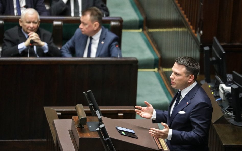 Prezes Prawa i Sprawiedliwości Jarosław Kaczyński (L) oraz przewodniczący KP PiS Mariusz Błaszczak (