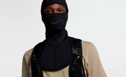 Nike w ogniu krytyki. „Sprzedaje kominiarkę dla gangsterów”