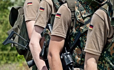 Jak może wyglądać atak Rosji na Niemcy? W dokumencie przedstawiono możliwy scenariusz