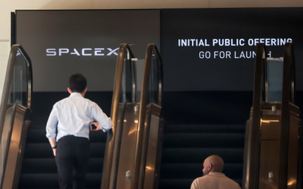 Zaplanowany na piątek giełdowy debiut SpaceX to prawdopodobnie jedno z kluczowych rynkowych wydarzeń