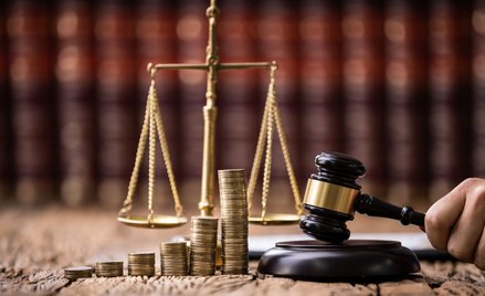 Z twarzą i bez szablonu