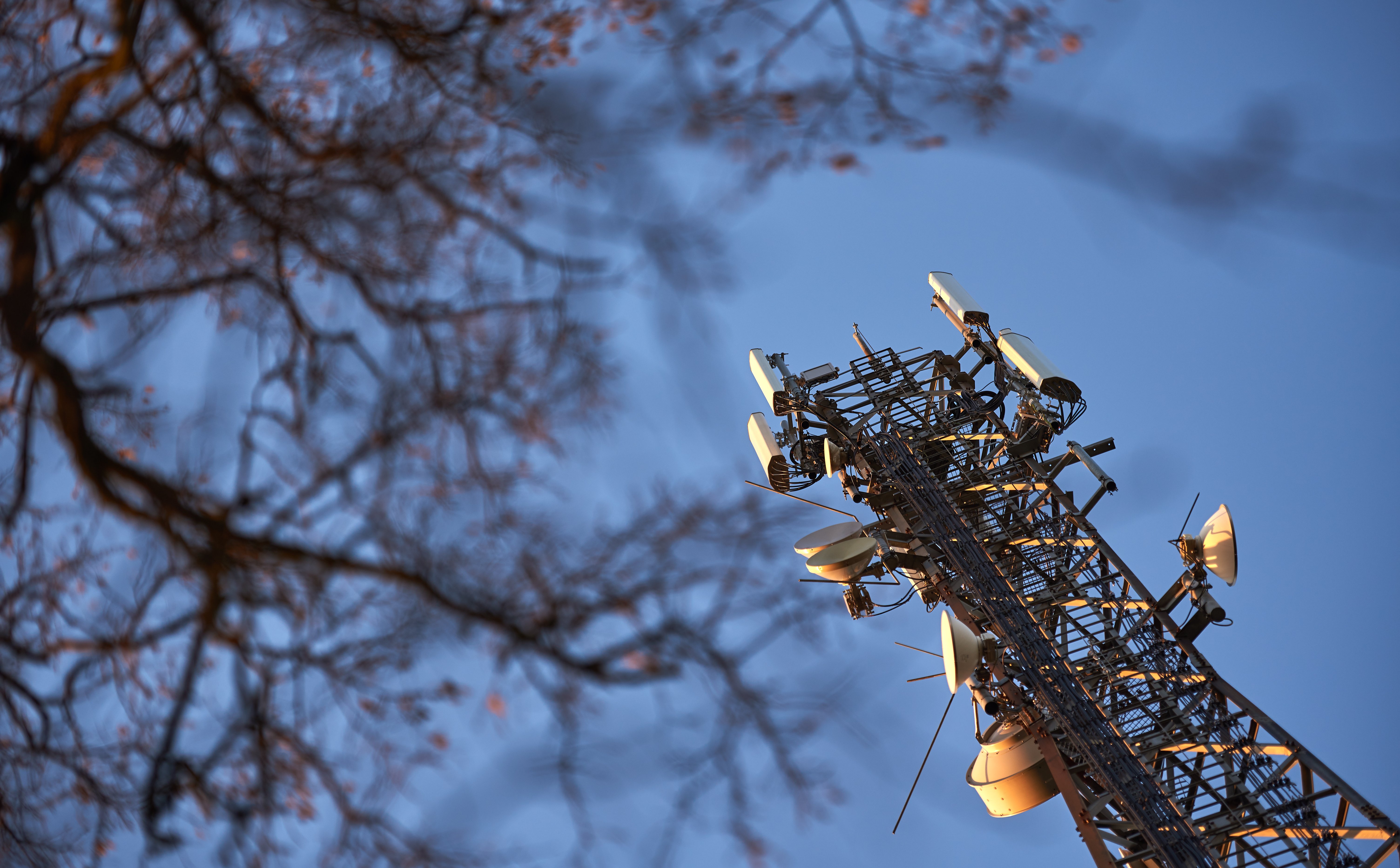 Bruksela: przyspieszyć budowę 5G i edukację