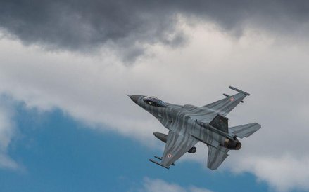 F-16 w tygrysich barwach