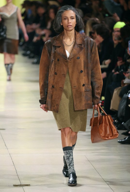 Pokaz Miu Miu kolekcji jesień-zima 2025/2026 podczas tegorocznego tygodnia mody w Paryżu.