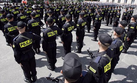 Stołeczni policjanci na pobranie próbek do badań wzywani są mniej więcej od dwóch miesięcy