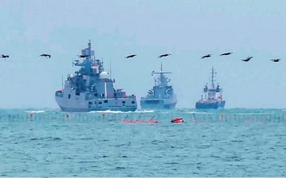 Rosyjskie okręty wojenne 12 lutego podczas ćwiczeń na Morzu Czarnym u wybrzeży okupowanego Krymu