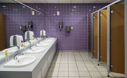 Jaka stawka VAT dla publicznych toalet - wyrok WSA