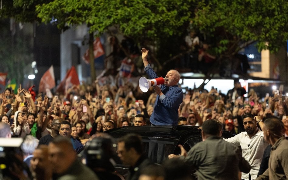 Lula podczas powyborczej nocy w Sao Paulo