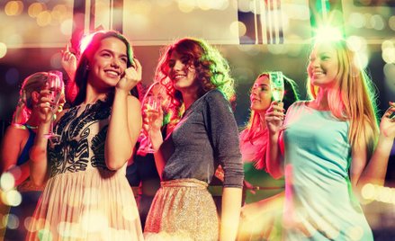 Rozpoczęto przesłuchania pracownic klubu, w którym podawano podejrzane drinki