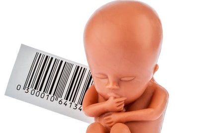 Trybunał: dziecko nielegalnie zamówione u surogatki, można odebrać nabywcom