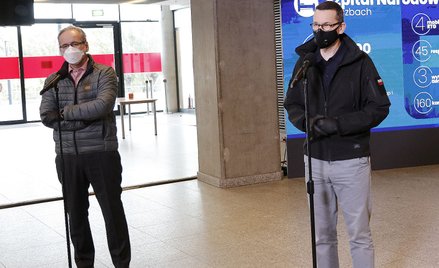 Minister zdrowia Adam Niedzielski (z lewej) chce, by nauczyciele podobnie jak lekarze podlegali obow