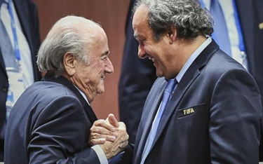 Sepp Blatter i Michel Platini w czasach, gdy ręka rękę myła