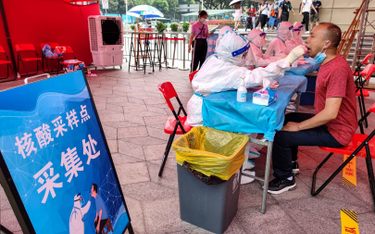 Koronawirus. Chiny: Z powodu 100 zakażeń w Kantonie zamykane są kina