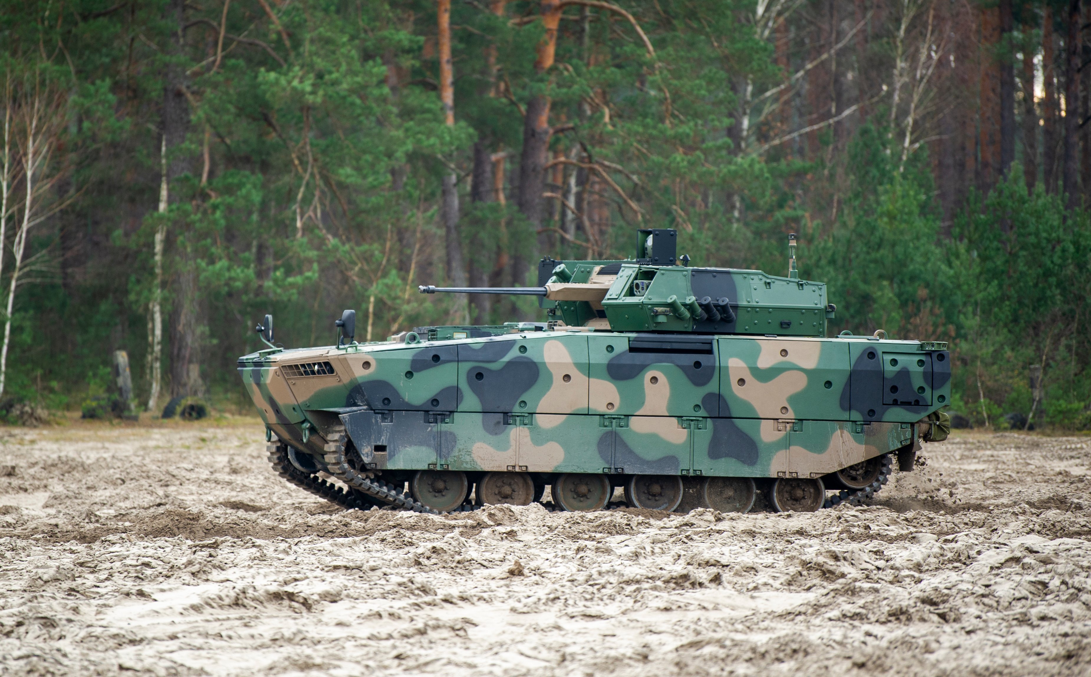 Co kupimy z pożyczek SAFE? Rząd ujawnia projekty