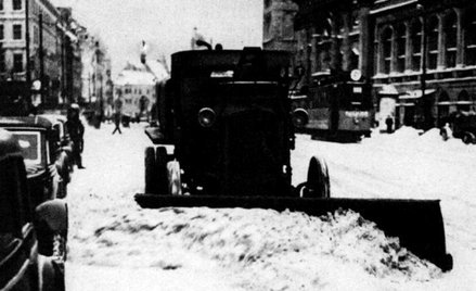 Straszna zima roku 1929 jakoś nie sparaliżowała miasta. Służby miejskie, mimo technicznych niedoskon
