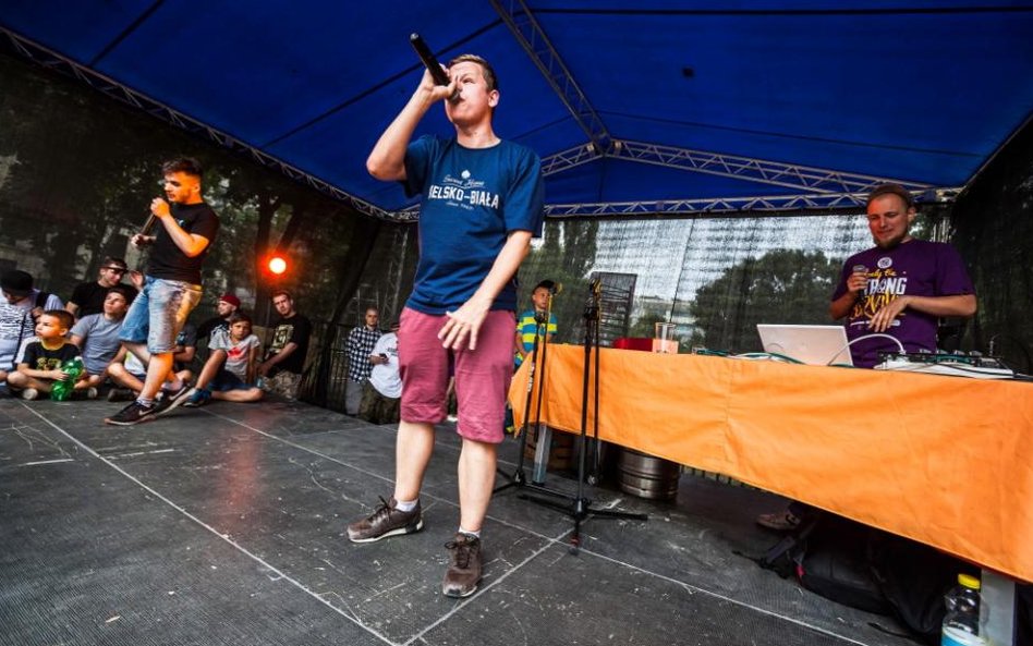 "Bitwa o Ząbkowską - FreeStyle Battle" prowadzona przez Duże Pe.