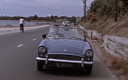 Sunbeam Alpine - to właśnie tym samochodem jeździł Bond w pierwszej części filmu „Doktor No.”.