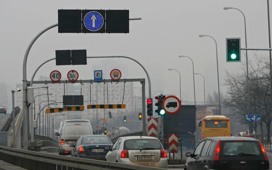 Znaków drogowych będzie mniej