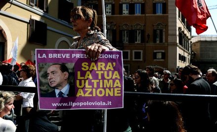 "To twoja ostatnia akcja" - Włosi protestują przeciwko Berlusconiemu