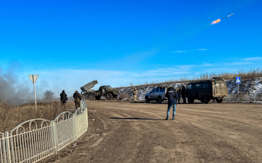 Wyrzutnia rakiet Grad ostrzeliwuje pozycje rosyjskiej armii w obwodzie donieckim