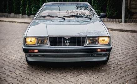 Maserati Biturbo to owoc myśli technicznej lat 80. Nie zachwyca sylwetką tak jak modele sprzed dwóch