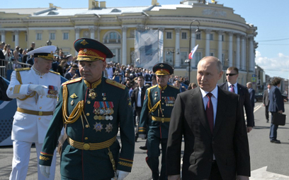 Minister obrony Siergiej Szojgu i prezydent Władimir Putin