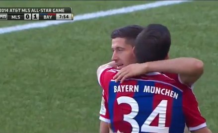 Lewandowski zachwyca. Piękna bramka przeciwko gwiazdom MLS [WIDEO]