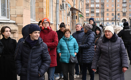 Kolejka przed lokalem wyborczym w Moskwie. Rosyjska opozycja wezwała ludzi do masowego udania się do