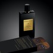 Anthony Hopkins ma Oscara – i własne perfumy. Cel? Szczytny