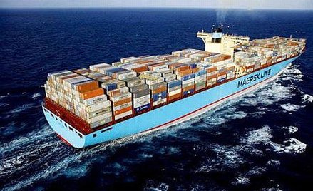 Handlowe potęgi mniej sprzedają, ale i kupują