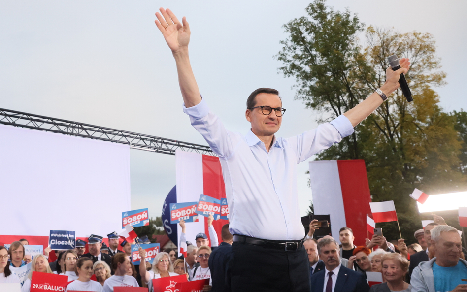 Premier Mateusz Morawiecki podczas spotkania z mieszkańcami w Kraśniku