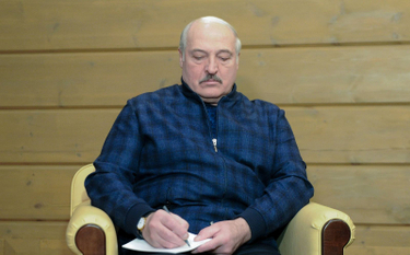 Białoruś: Wyrzucić przeciwników z kraju i odebrać im paszport