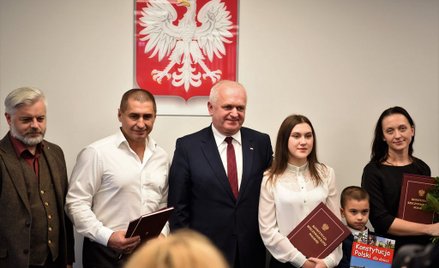 Uratował rannych po wypadku. Otrzymał polskie obywatelstwo