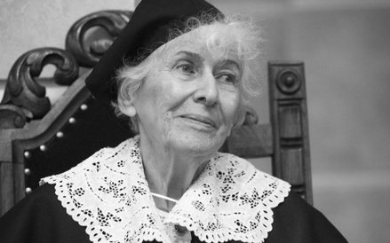 Joanna Kulmowa - polska poetka (25 marca 1928 - 17 czerwca 2018)