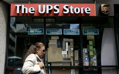 UPS i FedEX nie dostarczyły klientom na czas świątecznych paczek