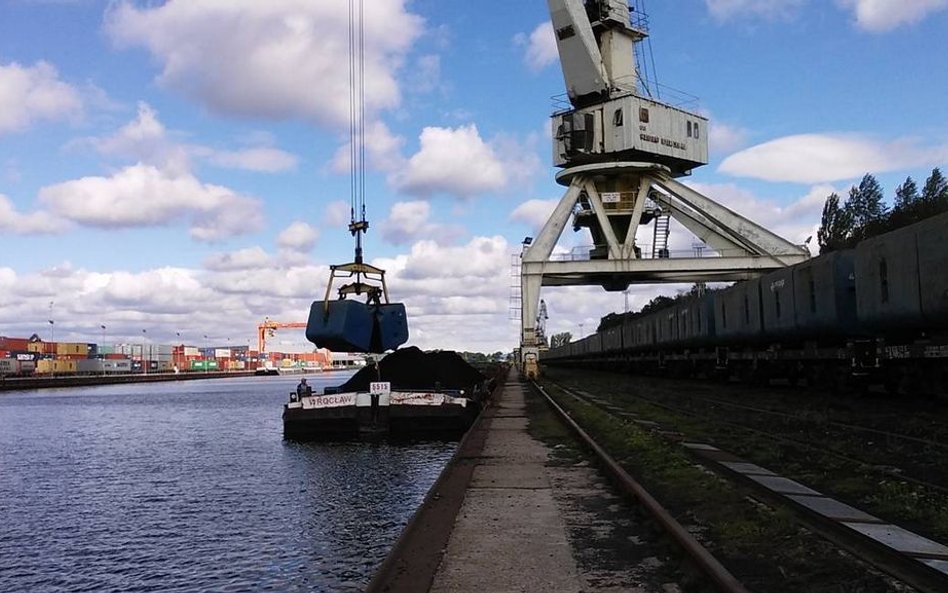 Barki z węglem z kopalni Sośnica wyruszyły z Portu Gliwice w połowie lipca.